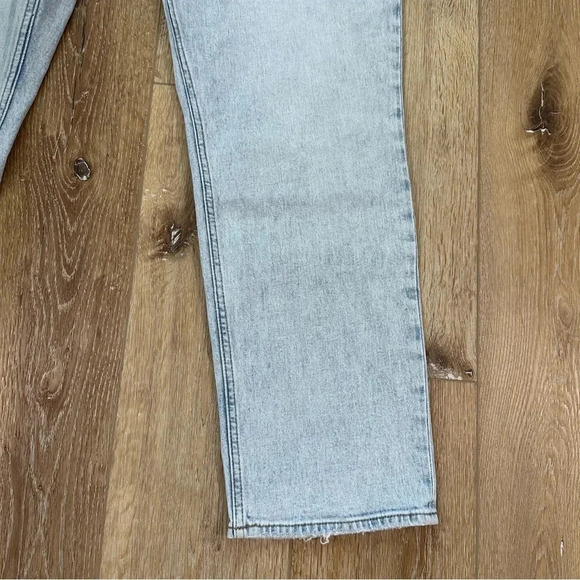 Abercrombie & Fitch The 90s Slim Straight Ultra High Rise Size 24R x 37 NWT - Picture 3 of 10